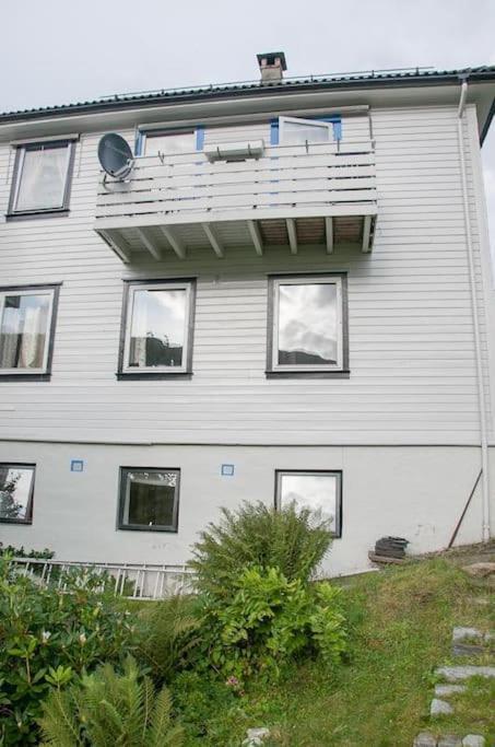 Modern Apartment With Free Parking Bergen Eksteriør billede